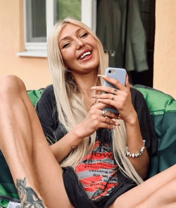 Молодая, игривая брюнетка приглашает в гости щедрого мужчину. Гарантирую полное удовлетворение и приятное времяпрепровождение. Ты останешься доволен! 2563, 33 года